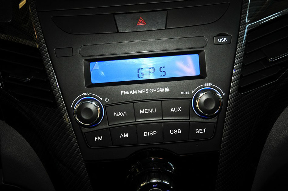 2014款 1.5L 手动精英型 内饰