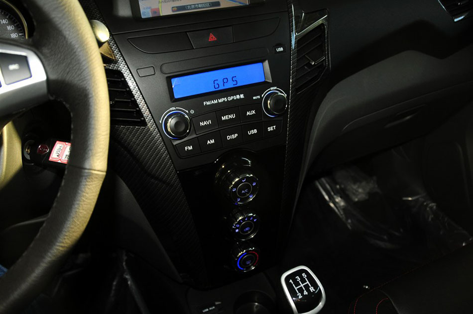 2014款 1.5L 手动精英型 内饰