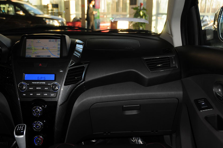 2014款 1.5L 手动精英型 内饰