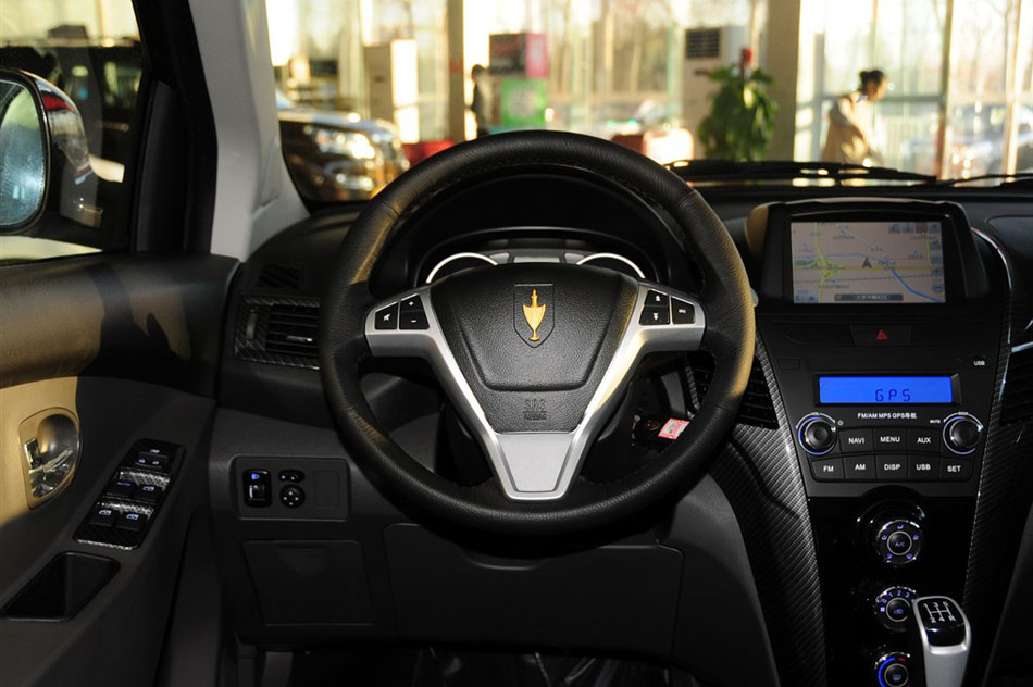 2014款 1.5L 手动精英型 内饰