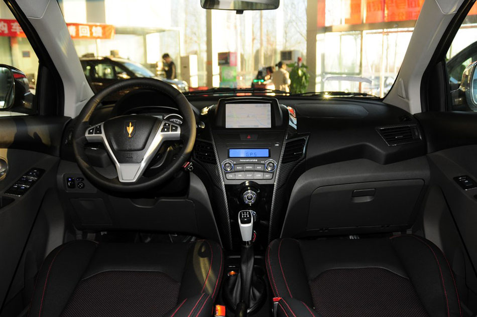 2014款 1.5L 手动精英型 内饰