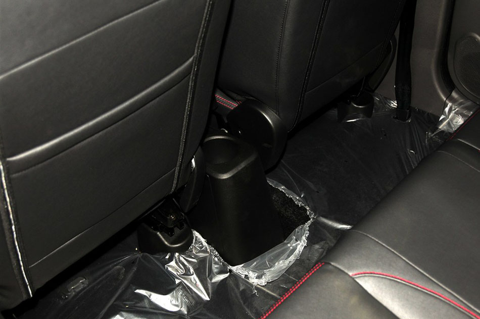 2014款 1.5L 手动精英型 座椅空间