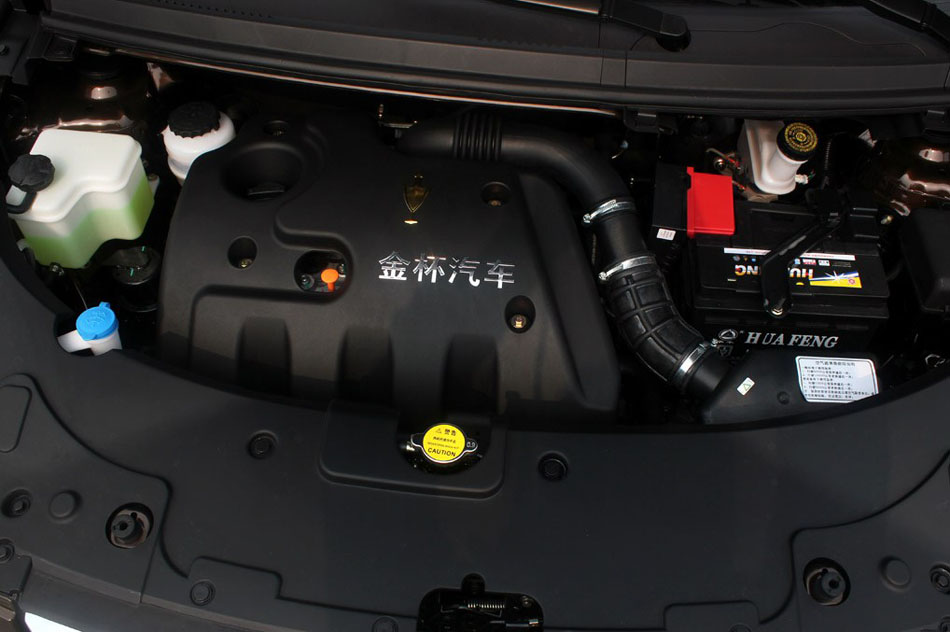 2014款 1.5L 手动精英型 引擎底盘