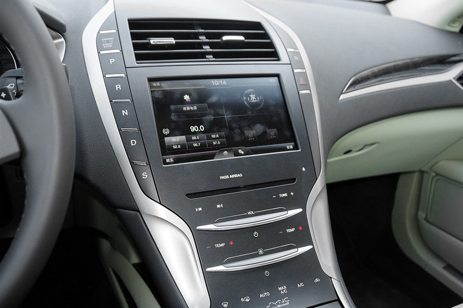 2014款 2.0T 尊享版 内饰