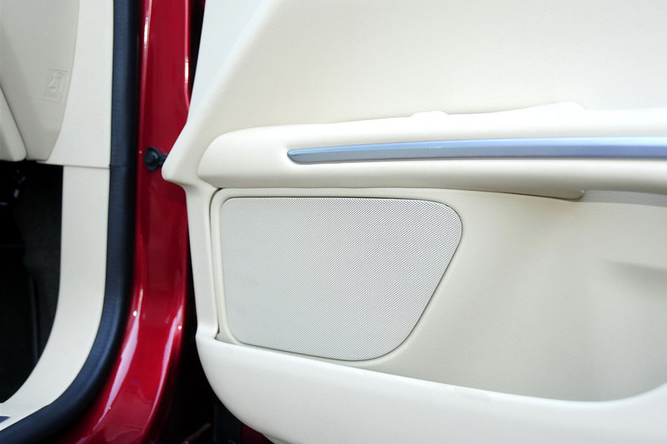 2014款 2.0T 尊享版 座椅空间