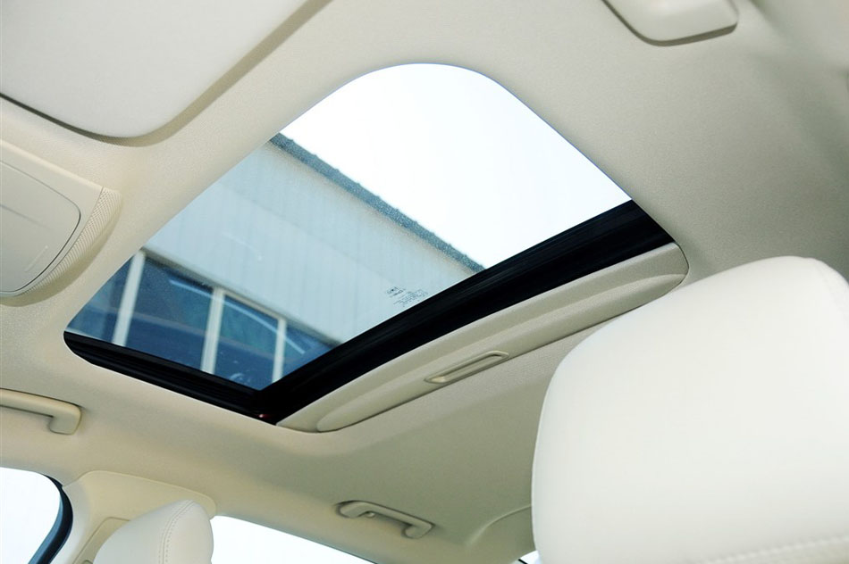 2014款 2.0T 尊享版 座椅空间