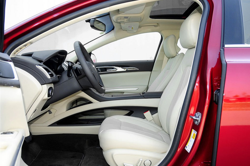 2014款 2.0T 尊享版 座椅空间