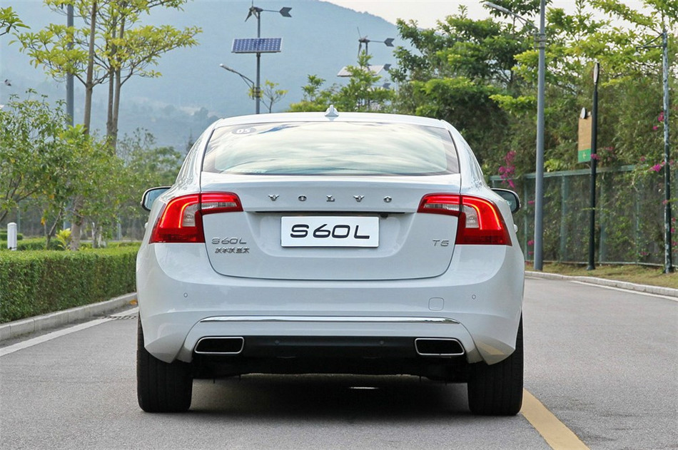 2014款沃尔沃S60L 2.0T自动T5智驭版