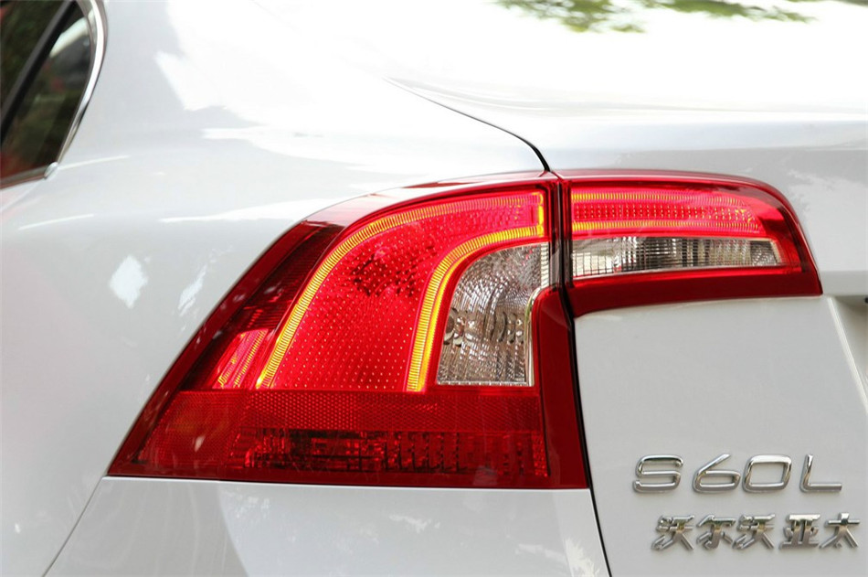 2014款沃尔沃S60L 2.0T自动T5智驭版