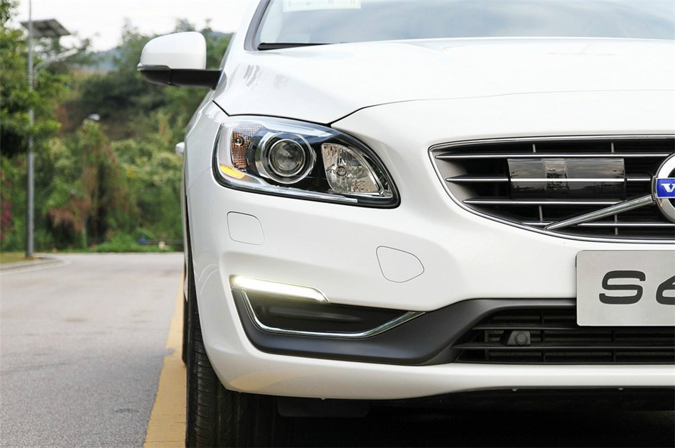 2014款沃尔沃S60L 2.0T自动T5智驭版