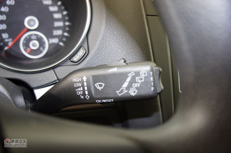 2011款高尔夫1.6手动时尚型