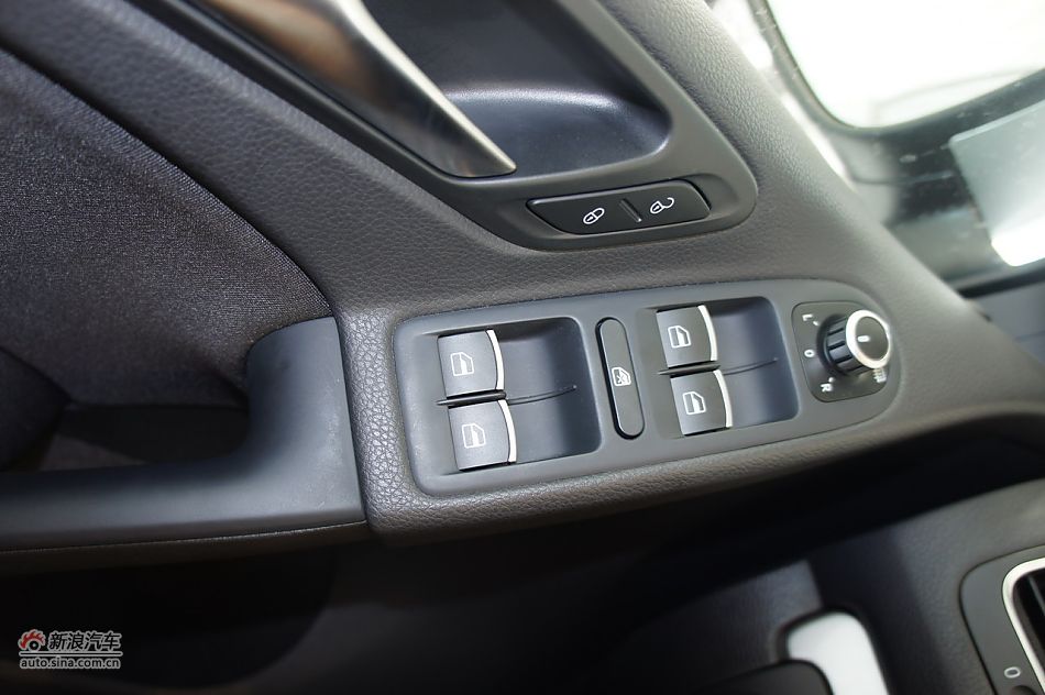 2011款高尔夫1.6手动时尚型