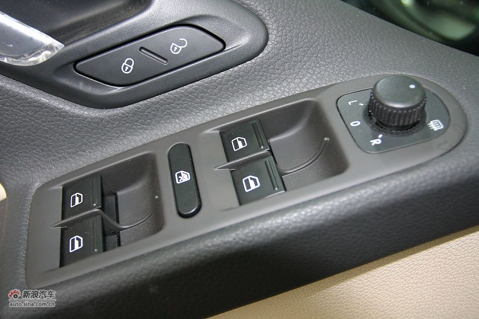 2010款高尔夫1.6L手动舒适型