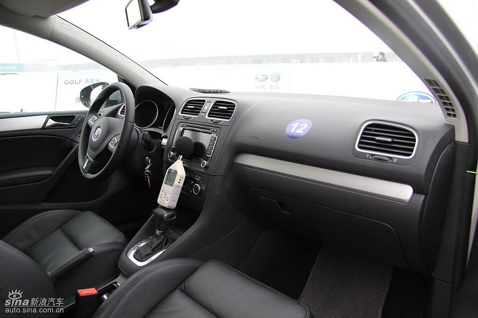 一汽大众新高尔夫内饰实拍图