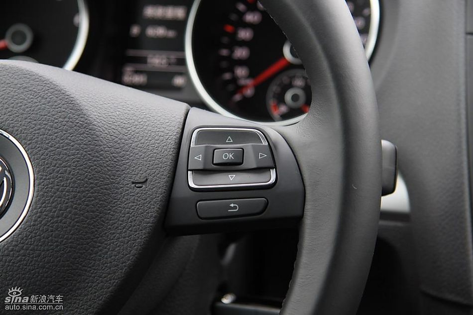 一汽大众新高尔夫内饰实拍图