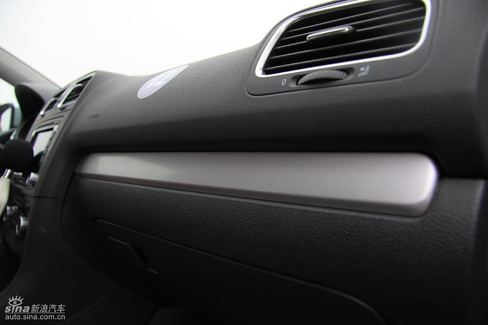 一汽大众新高尔夫内饰实拍图