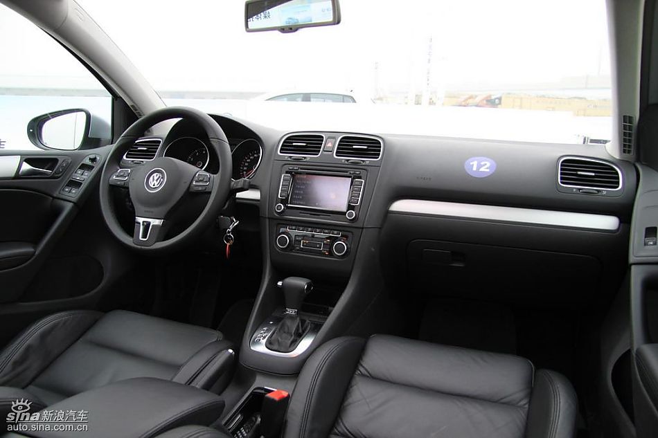 一汽大众新高尔夫内饰实拍图