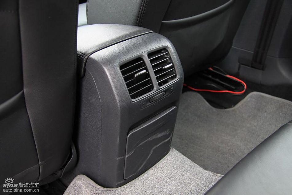 一汽大众新高尔夫内饰实拍图
