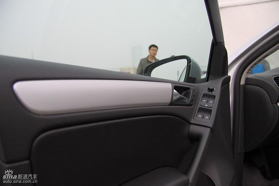 一汽大众新高尔夫内饰实拍图