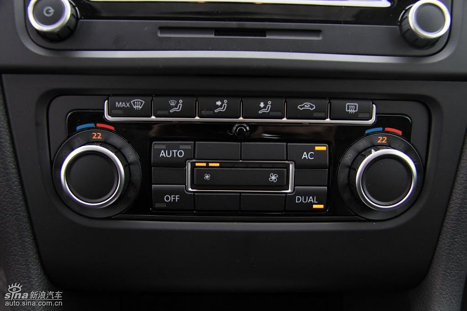 一汽大众新高尔夫内饰实拍图