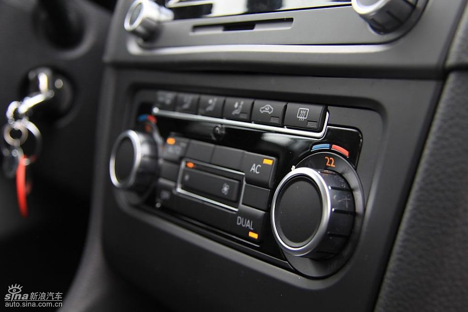 一汽大众新高尔夫内饰实拍图