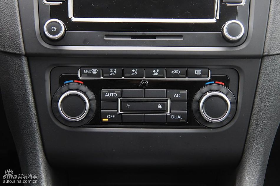 一汽大众新高尔夫内饰实拍图