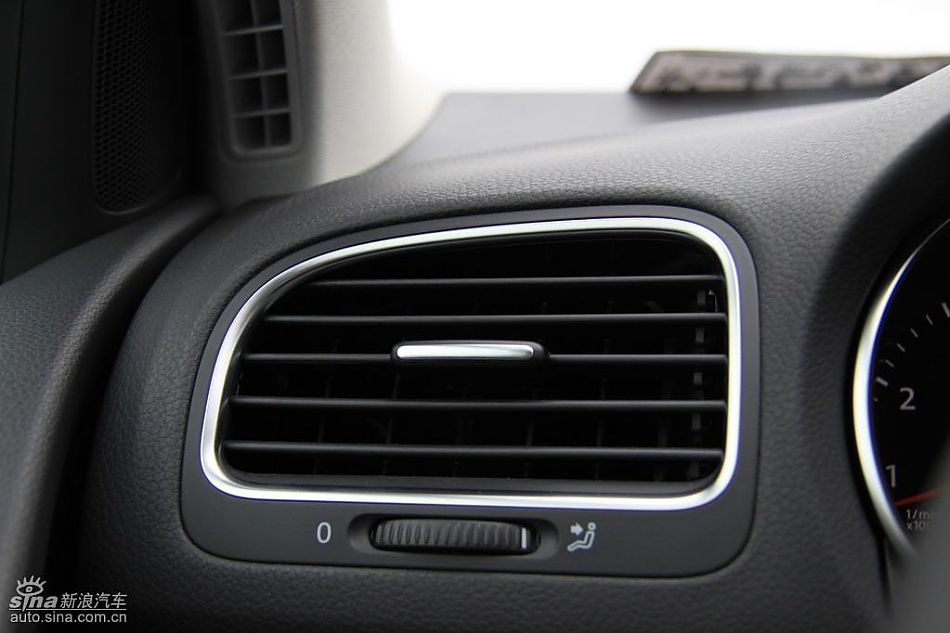 一汽大众新高尔夫内饰实拍图