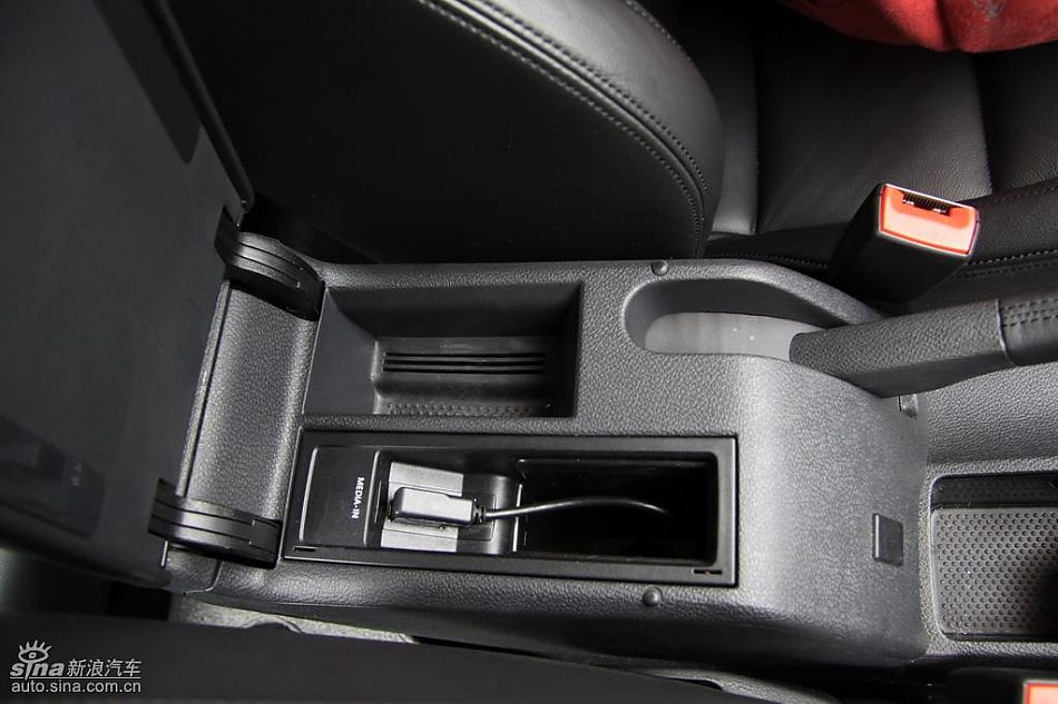 一汽大众新高尔夫内饰实拍图