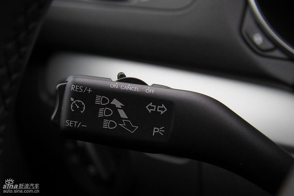 一汽大众新高尔夫内饰实拍图