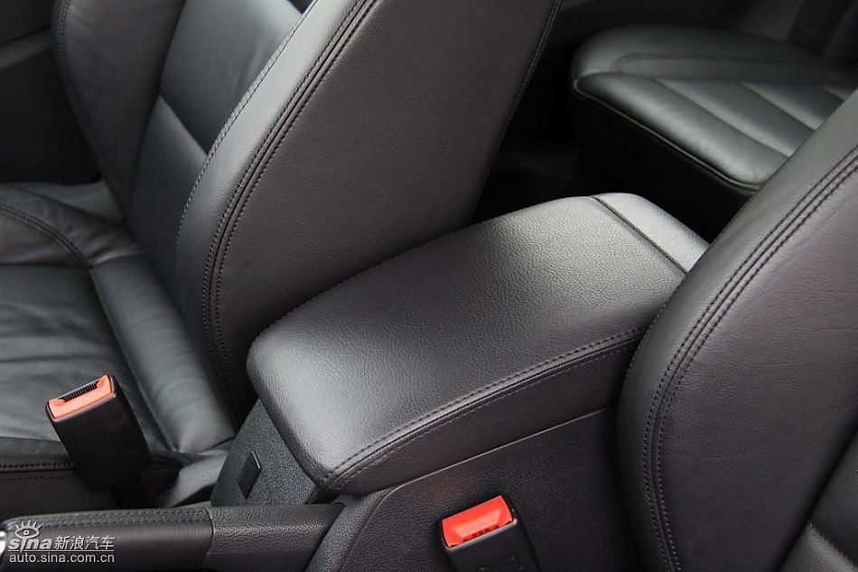 一汽大众新高尔夫内饰实拍图