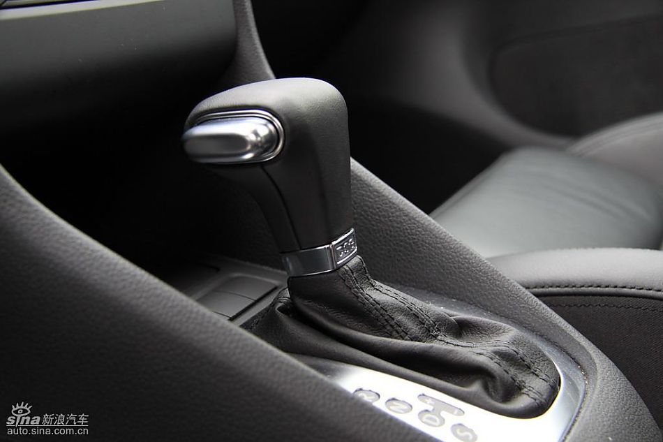 一汽大众新高尔夫内饰实拍图