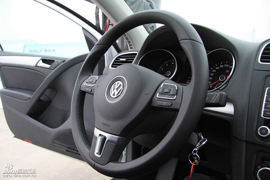 一汽大众新高尔夫内饰实拍图