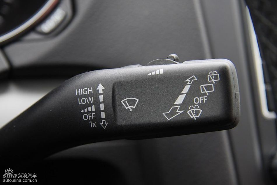 一汽大众新高尔夫内饰实拍图