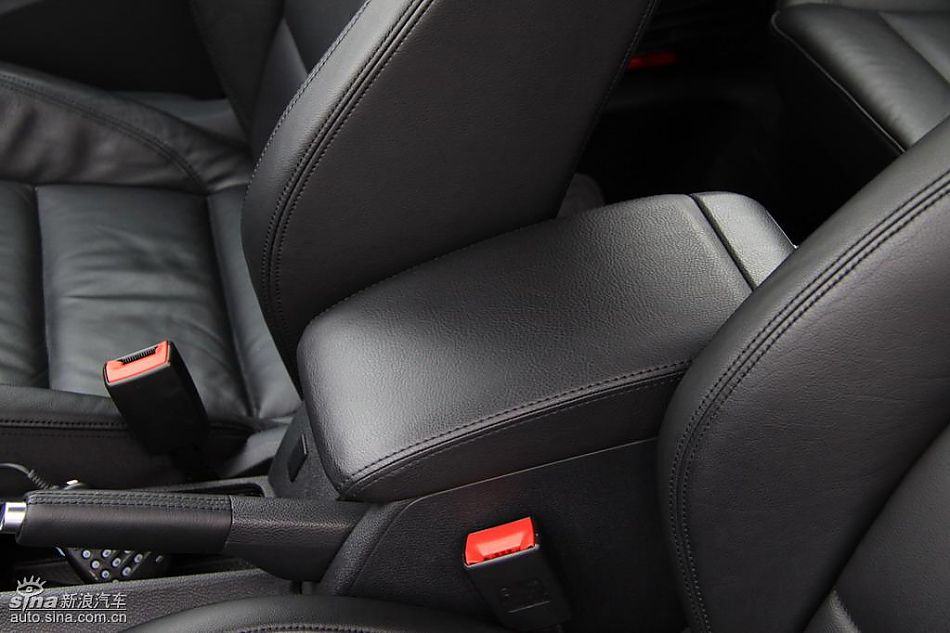 一汽大众新高尔夫内饰实拍图