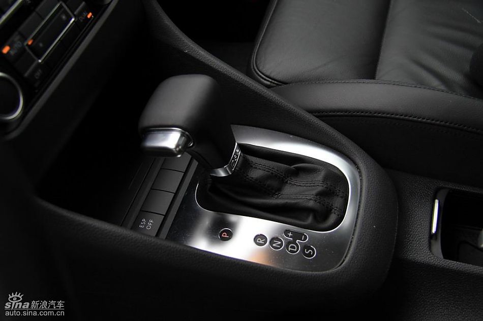 一汽大众新高尔夫内饰实拍图