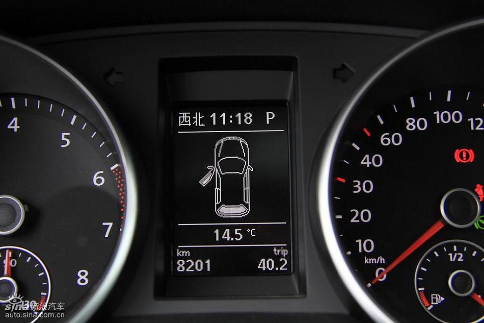 一汽大众新高尔夫内饰实拍图