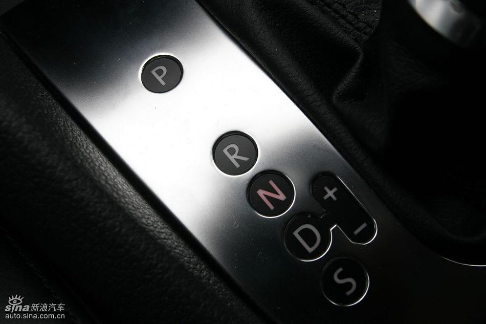 第六代高尔夫内饰及细节