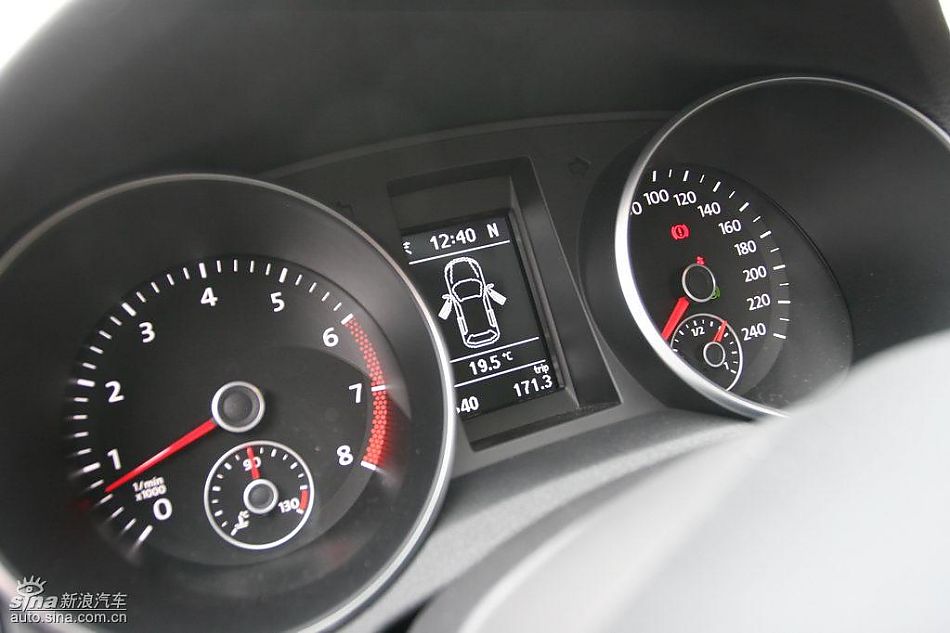 第六代高尔夫内饰及细节