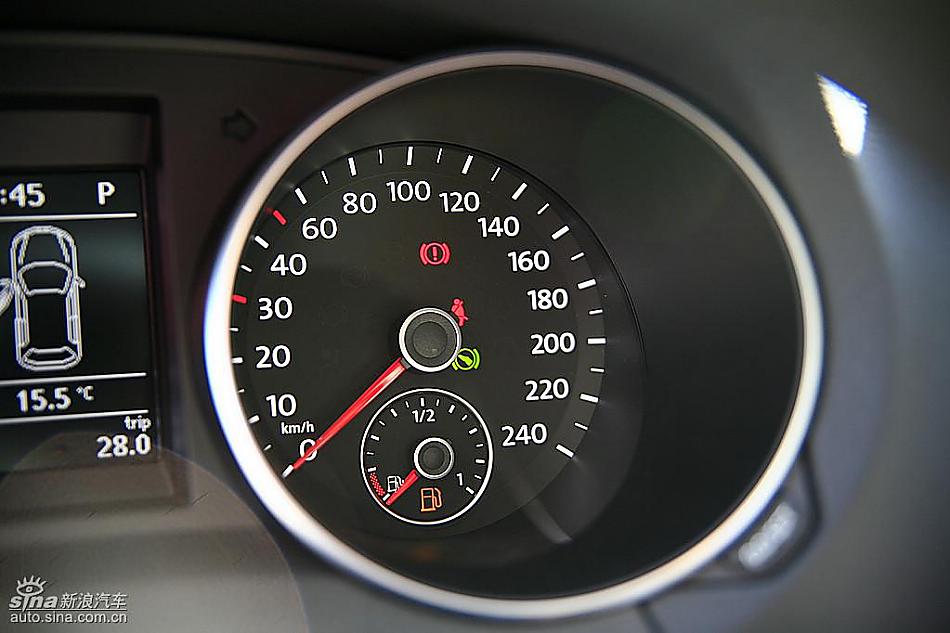 一汽大众全新高尔夫6到店实拍