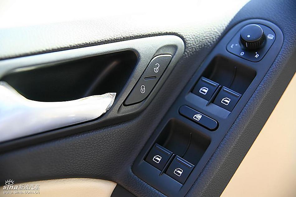 一汽大众全新高尔夫6到店实拍