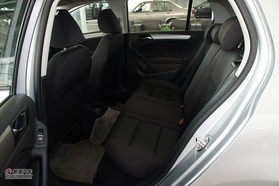 2011款高尔夫1.6手动时尚型