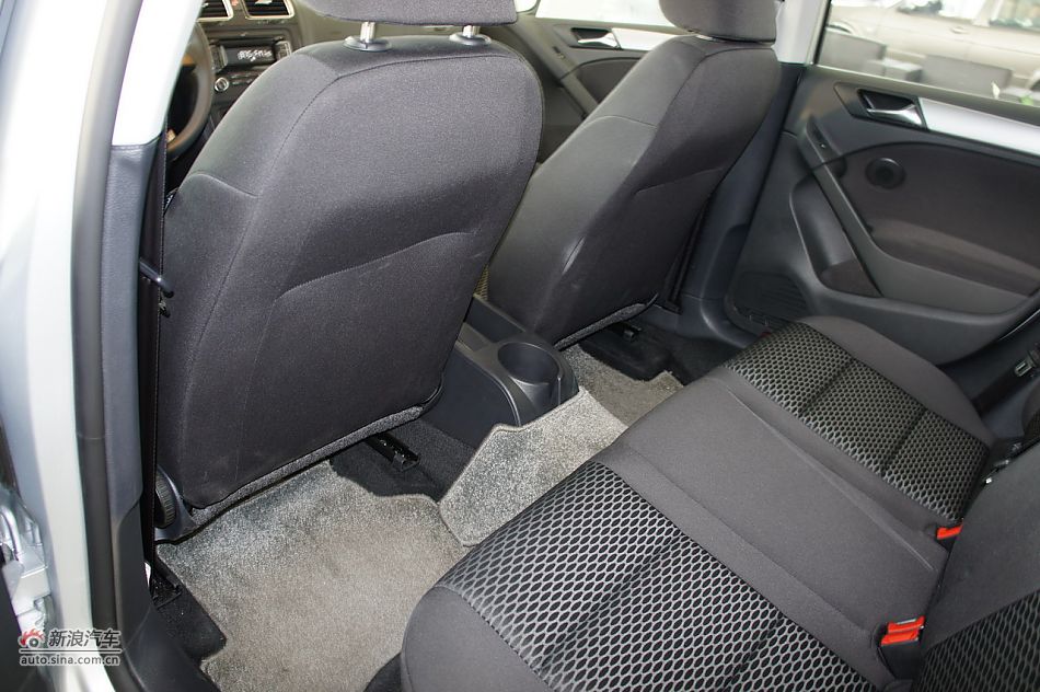 2011款高尔夫1.6手动时尚型