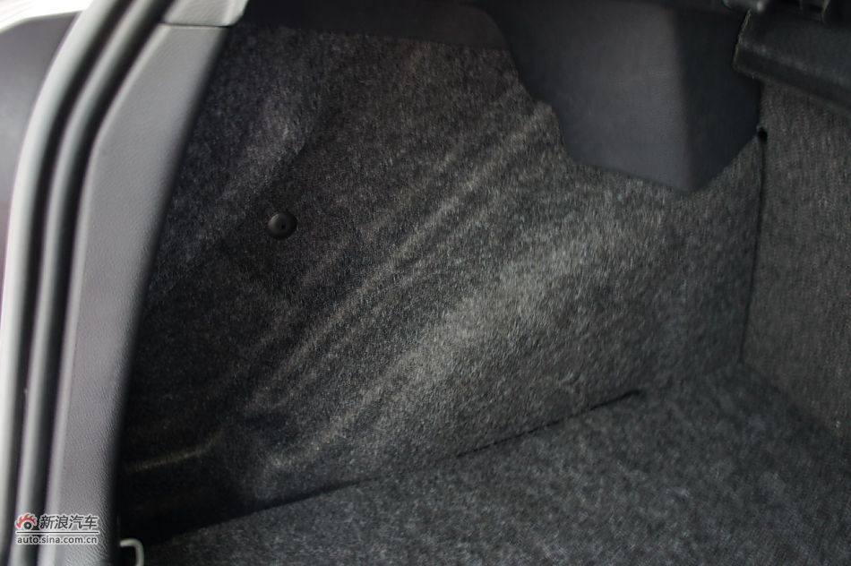 2011款高尔夫1.6手动时尚型