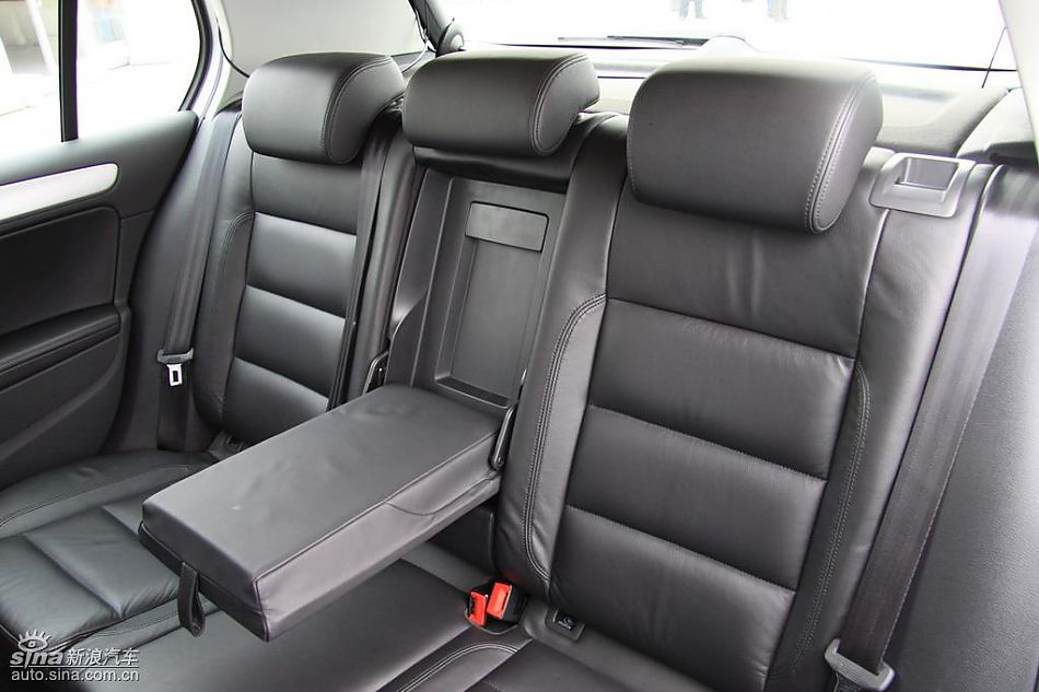 一汽大众新高尔夫内饰实拍图