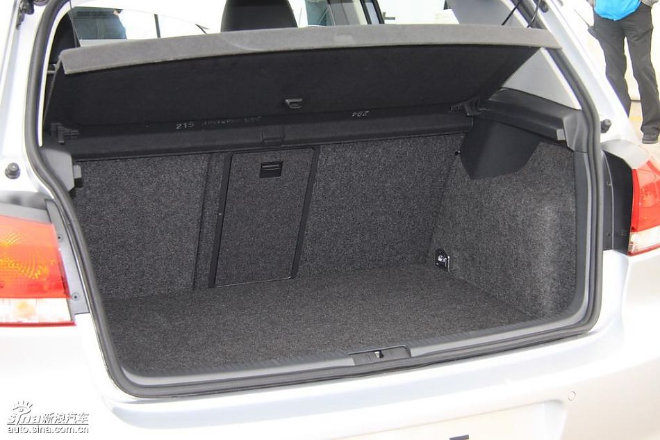 一汽大众新高尔夫内饰实拍图