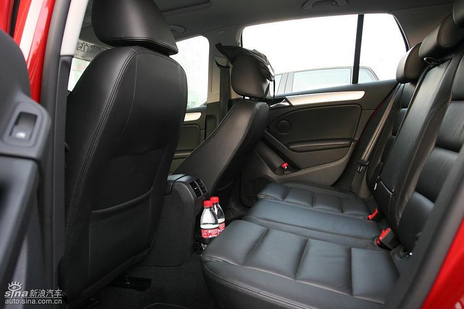 第六代高尔夫内饰及细节