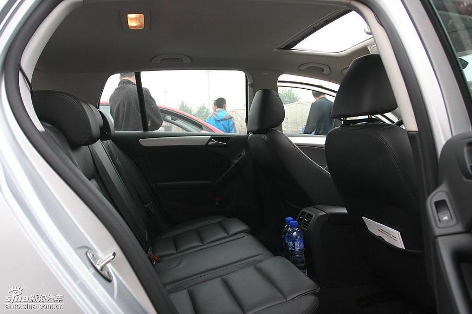 第六代高尔夫内饰及细节