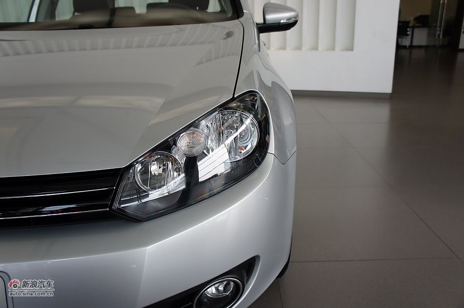 2011款高尔夫1.6手动时尚型