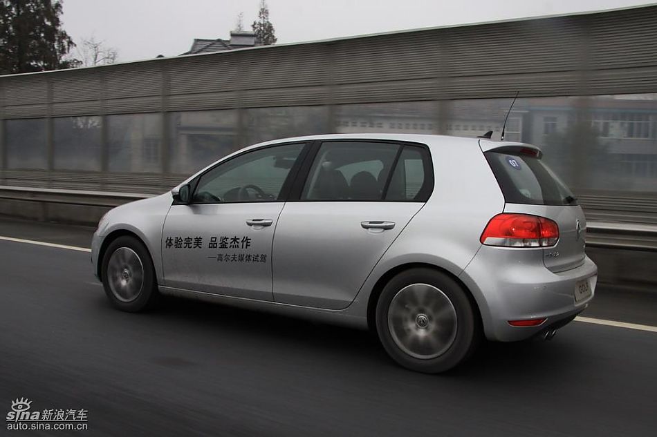 一汽大众新高尔夫动态实拍图