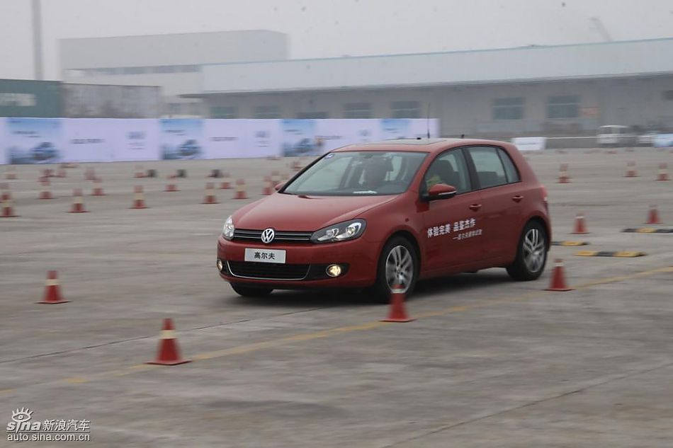 一汽大众新高尔夫动态实拍图